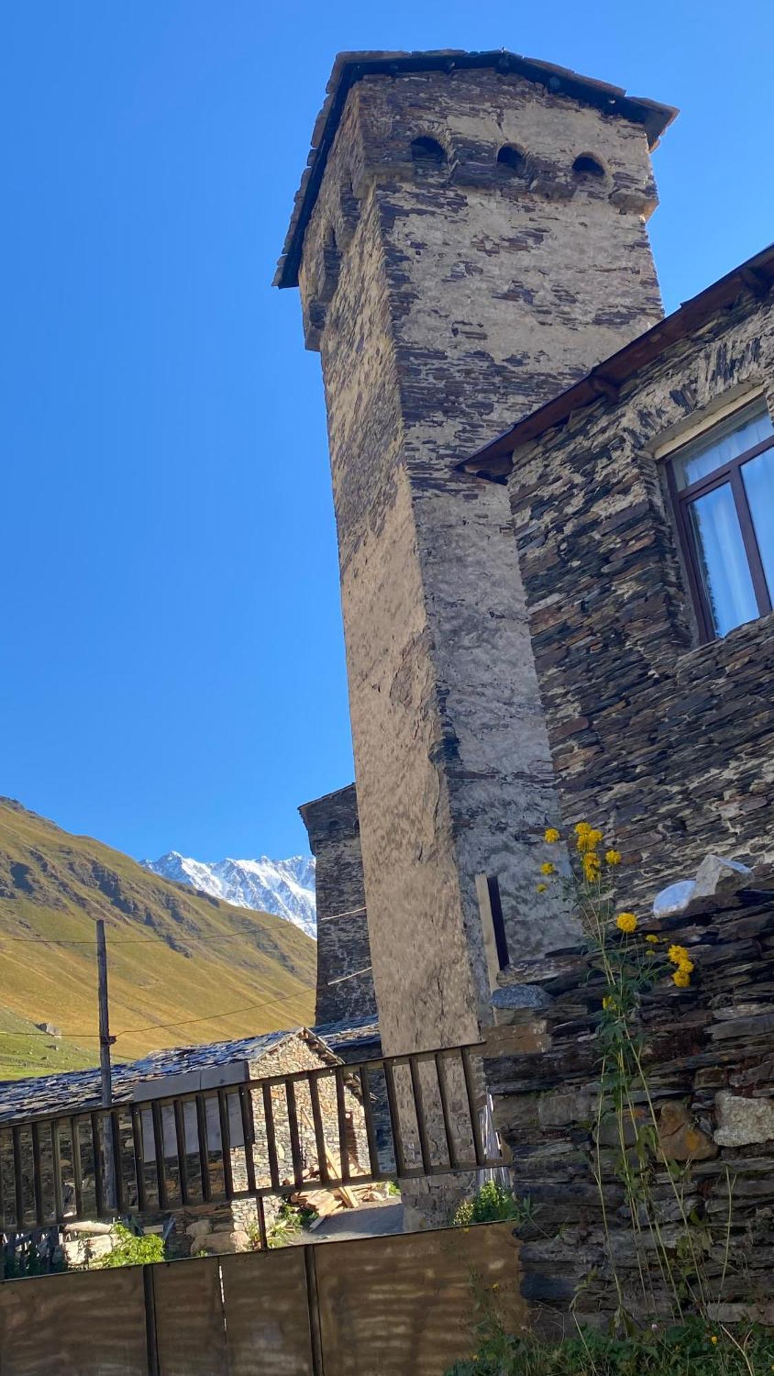 Hotel Nizharadze'S Tower Ushguli Exterior foto