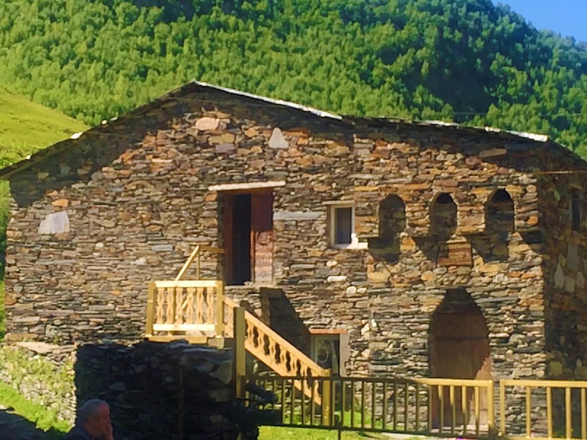 Hotel Nizharadze'S Tower Ushguli Exterior foto
